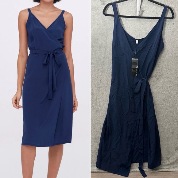 NWT Lily Silk Tie-Waist Wrap Dress in Navy- S - Picture 1 of 9